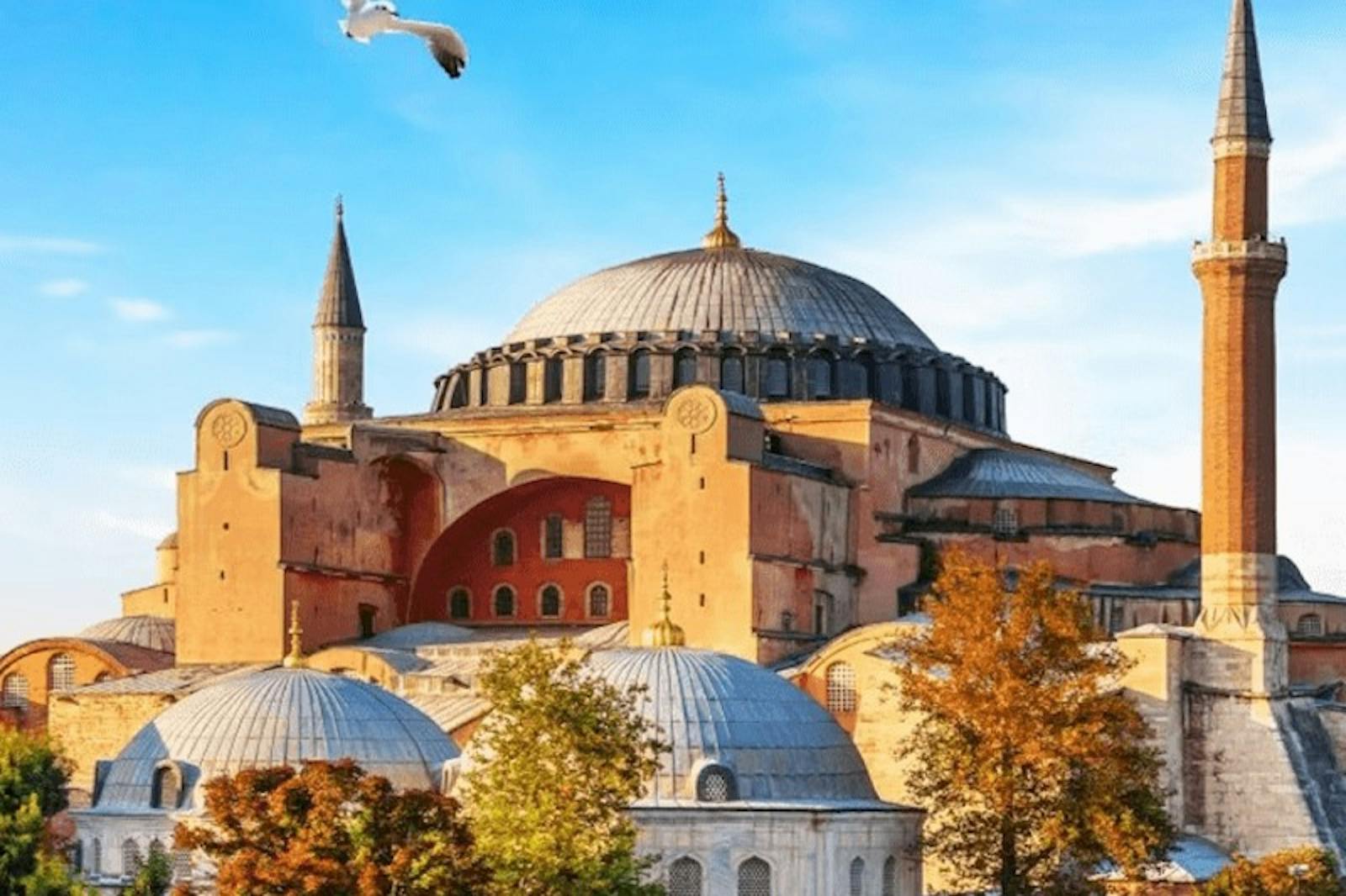 Ilmakuva Topkapi-palatsista ja sen kupoleista